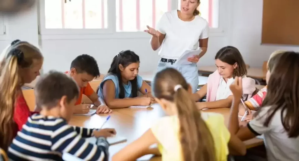 Você ainda está explicando do zero? Veja como a IA está acabando com o professor explicador